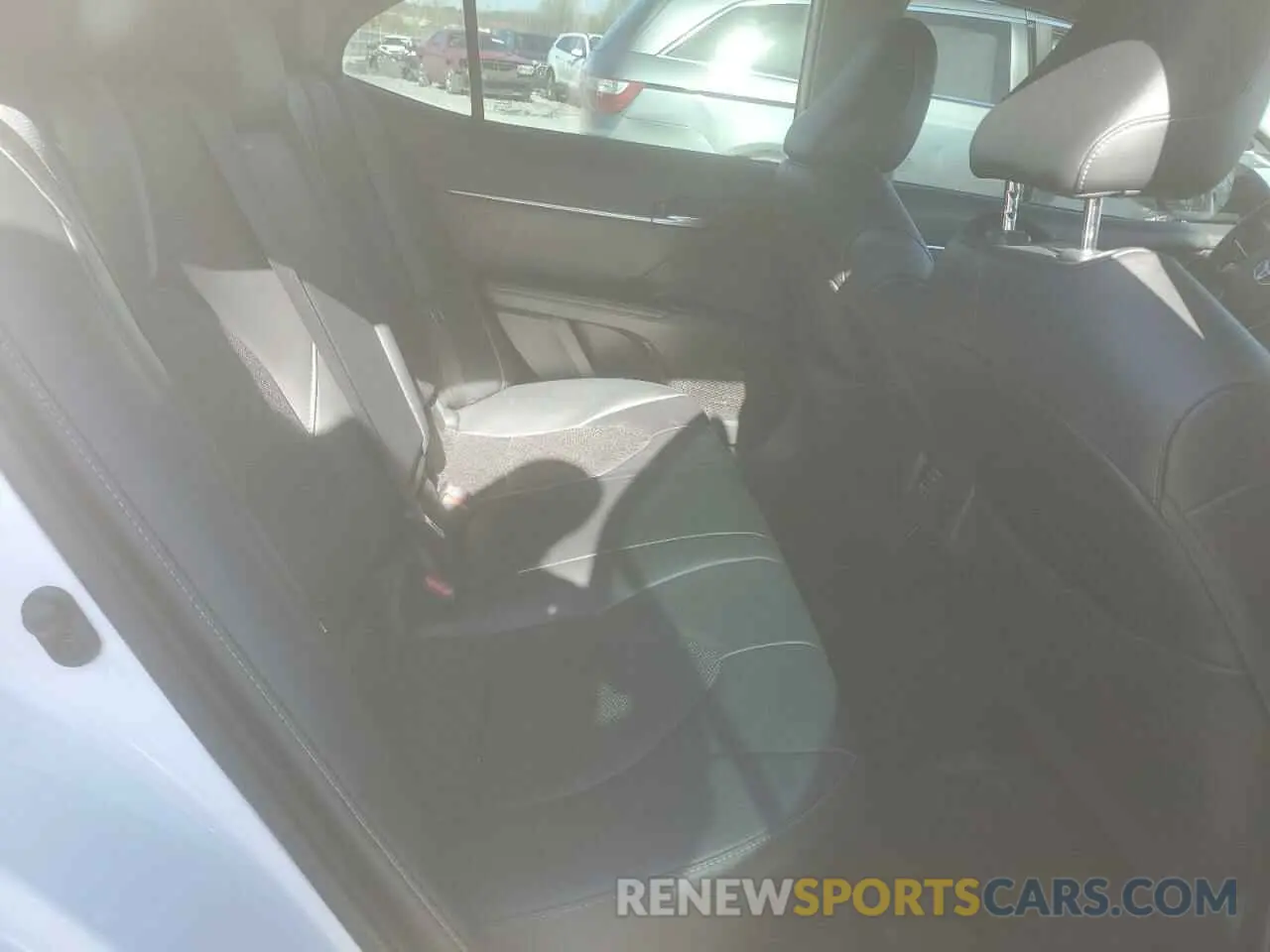 10 Photograph of a damaged car 4T1K61AK8LU372739 TOYOTA CAMRY 2020