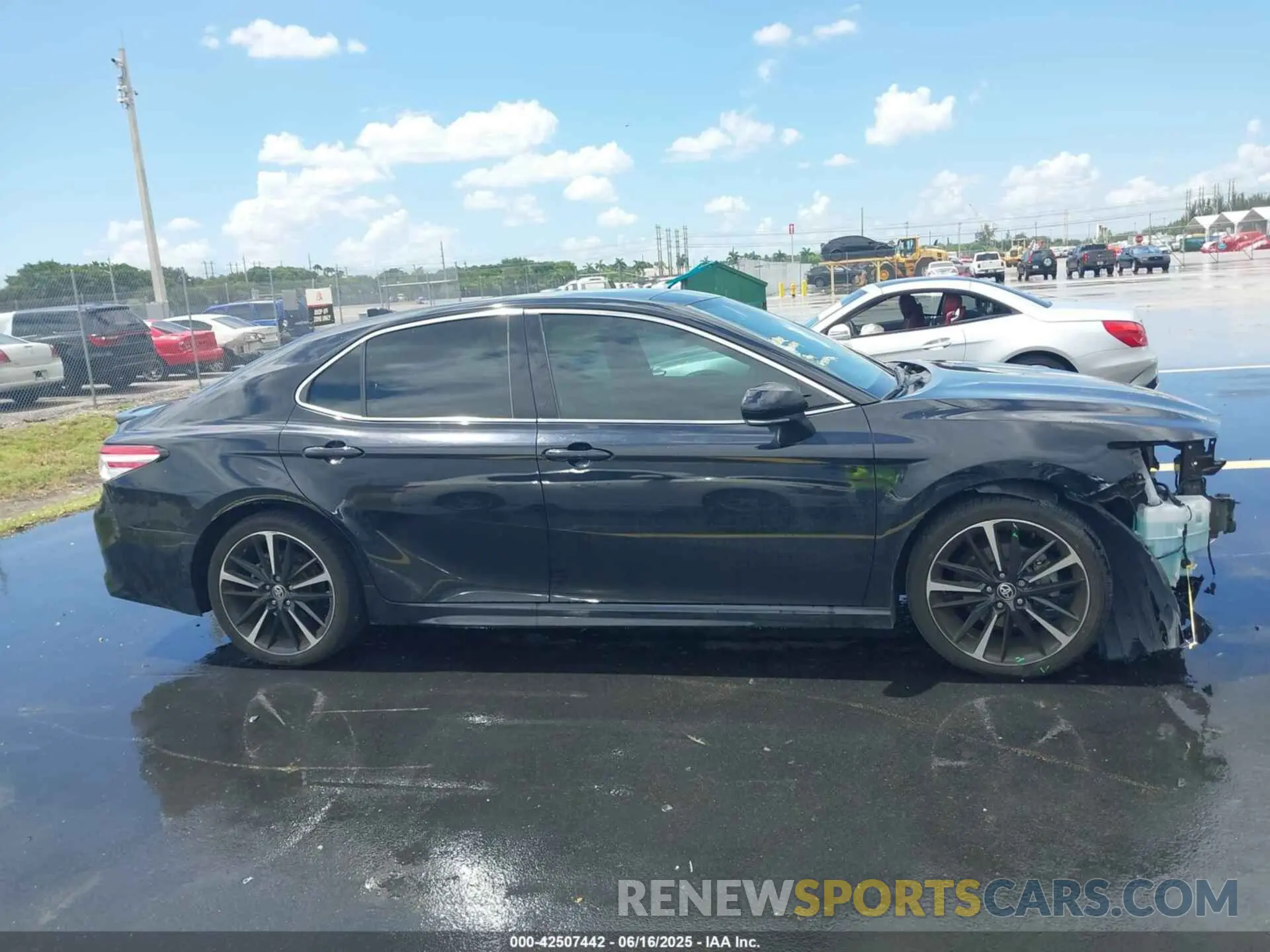 12 Photograph of a damaged car 4T1K61AK8LU378976 TOYOTA CAMRY 2020