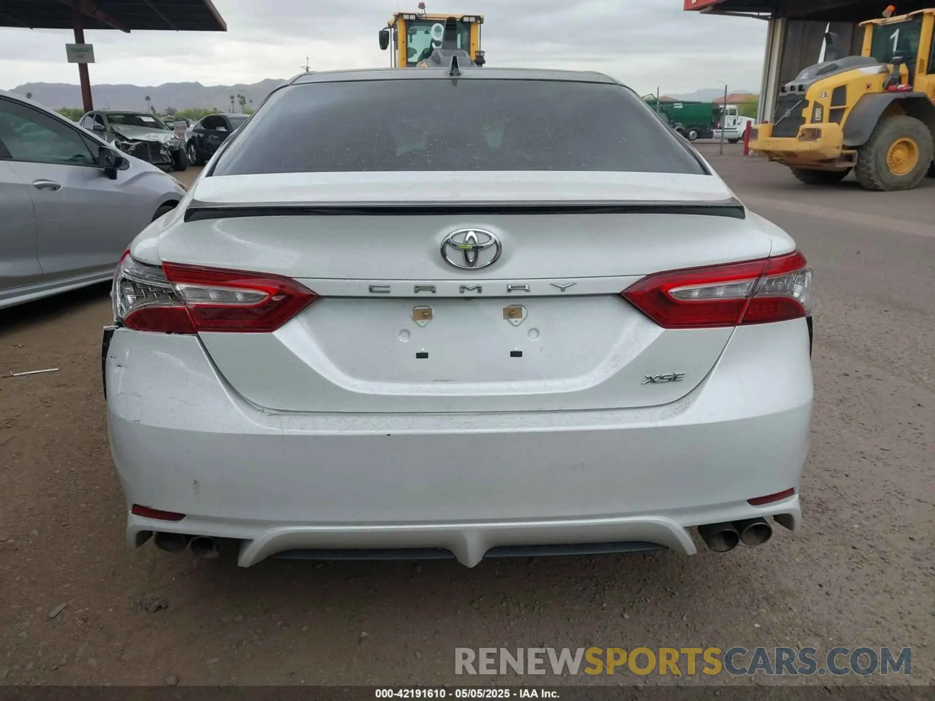 16 Photograph of a damaged car 4T1K61AK8LU380498 TOYOTA CAMRY 2020