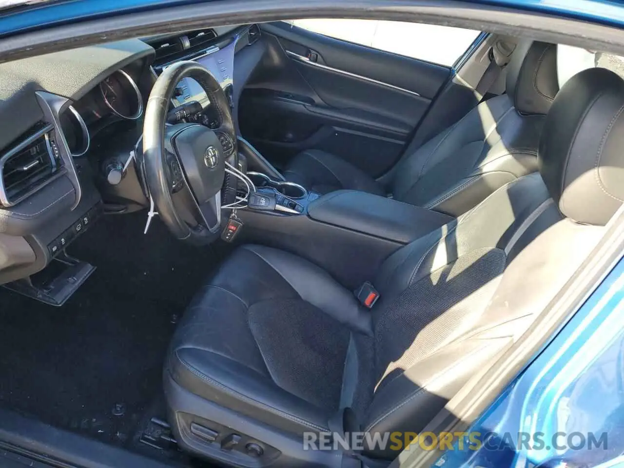 7 Photograph of a damaged car 4T1K61AK9LU324957 TOYOTA CAMRY 2020