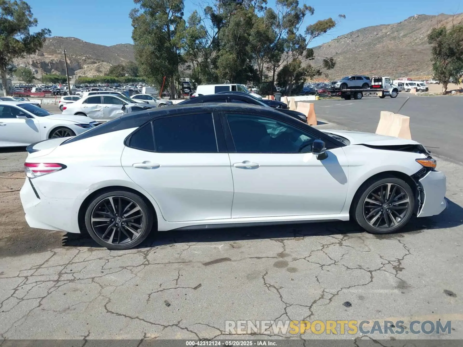 13 Photograph of a damaged car 4T1K61AK9LU332234 TOYOTA CAMRY 2020