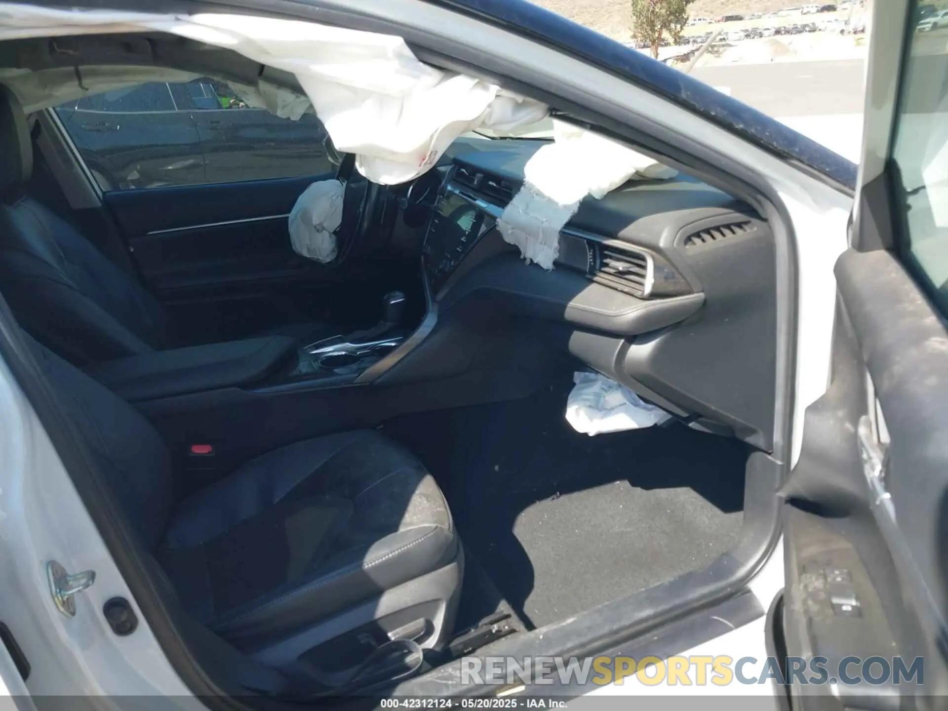 5 Photograph of a damaged car 4T1K61AK9LU332234 TOYOTA CAMRY 2020