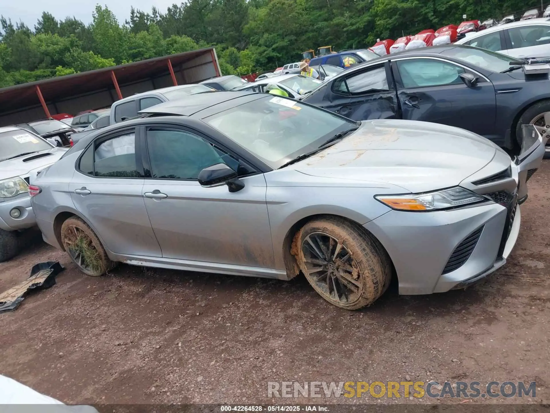 12 Photograph of a damaged car 4T1K61AK9LU377318 TOYOTA CAMRY 2020
