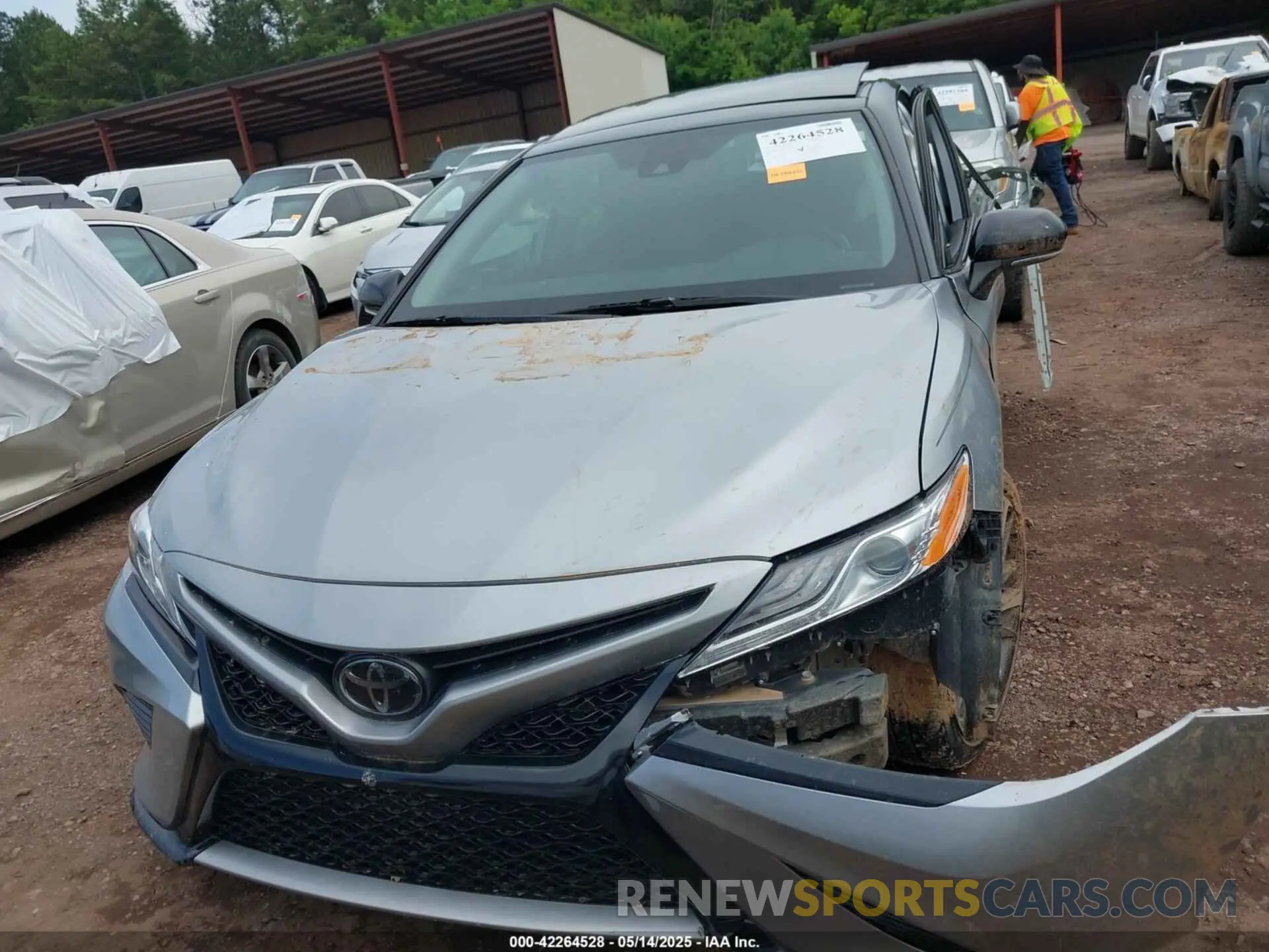 16 Photograph of a damaged car 4T1K61AK9LU377318 TOYOTA CAMRY 2020