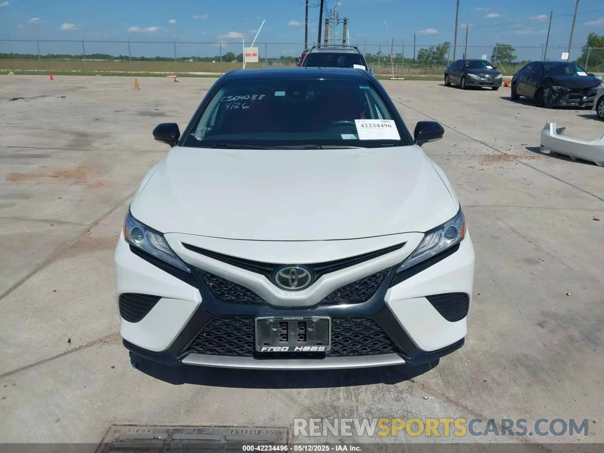 12 Photograph of a damaged car 4T1K61AK9LU380560 TOYOTA CAMRY 2020
