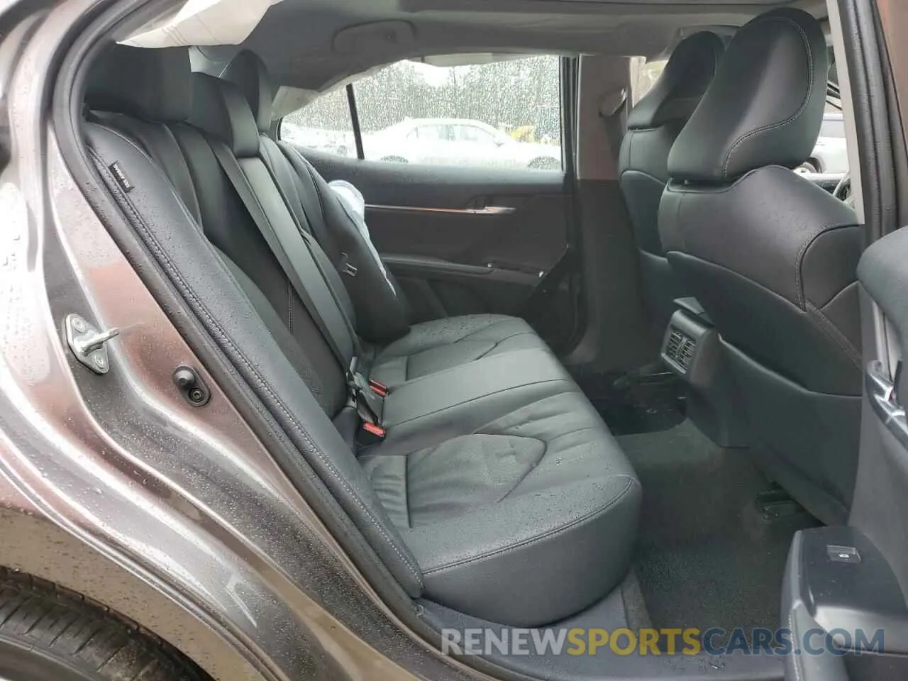 10 Photograph of a damaged car 4T1K61AK9LU400936 TOYOTA CAMRY 2020