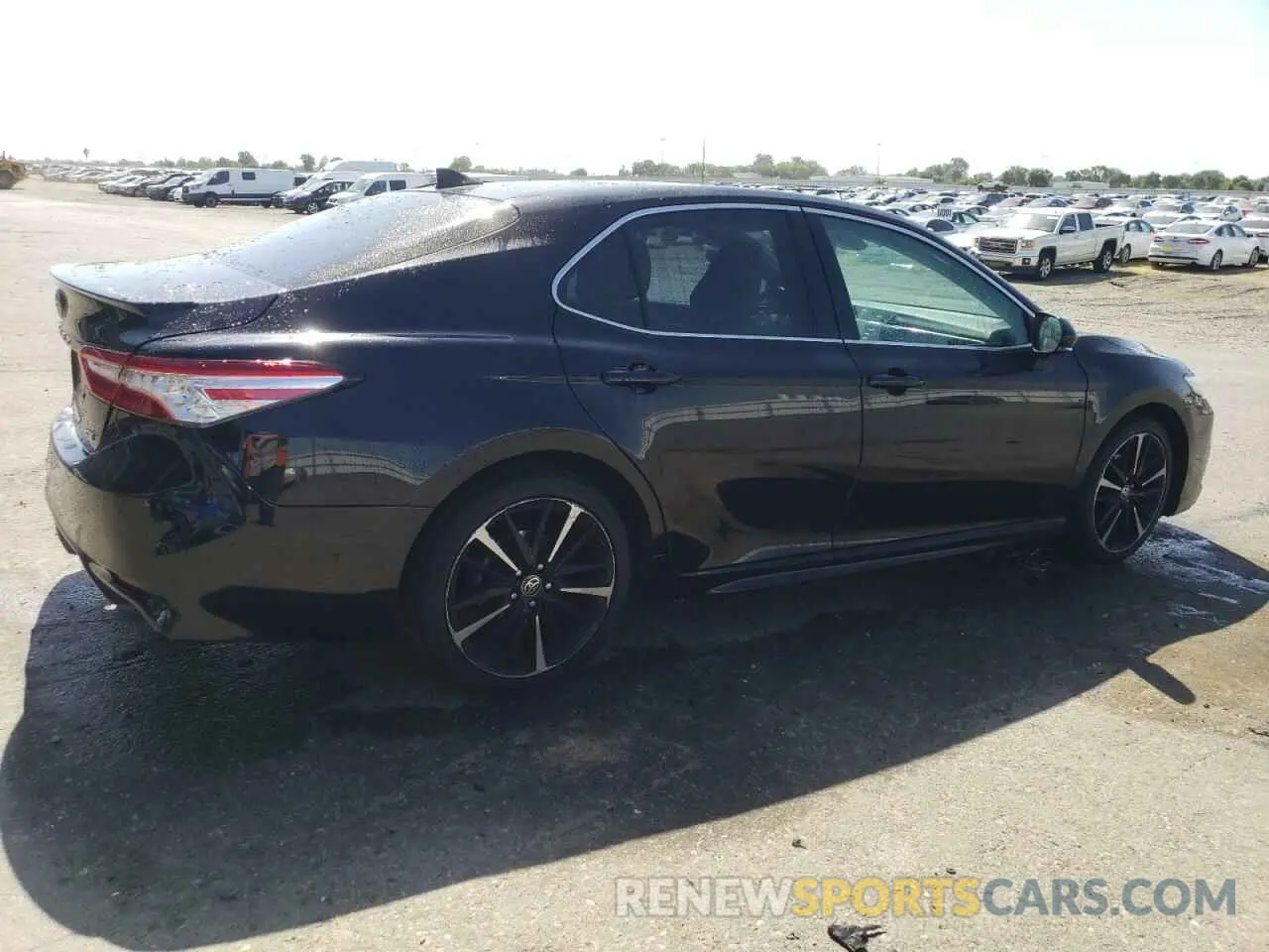 3 Photograph of a damaged car 4T1K61AK9LU506464 TOYOTA CAMRY 2020