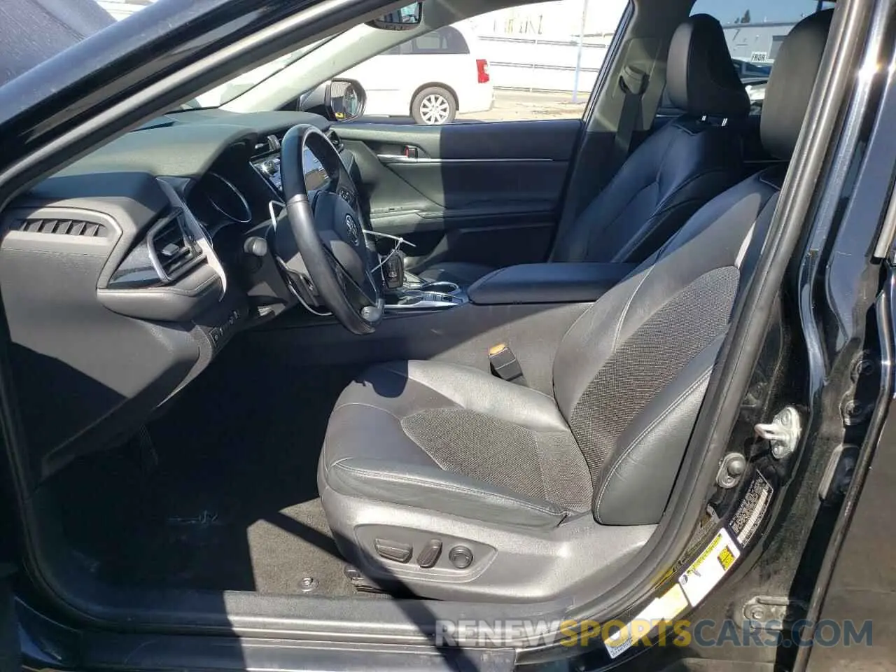7 Photograph of a damaged car 4T1K61AK9LU506464 TOYOTA CAMRY 2020