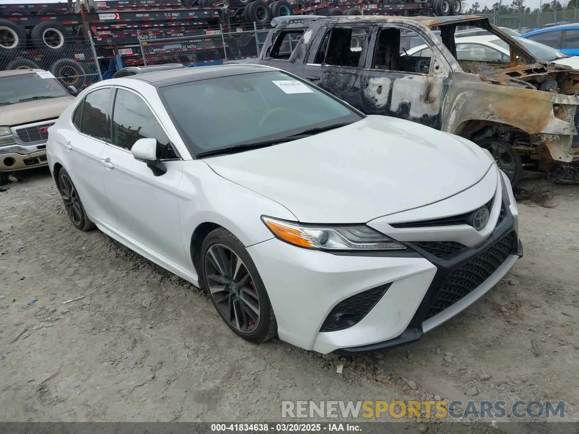 1 Photograph of a damaged car 4T1K61AK9LU913071 TOYOTA CAMRY 2020