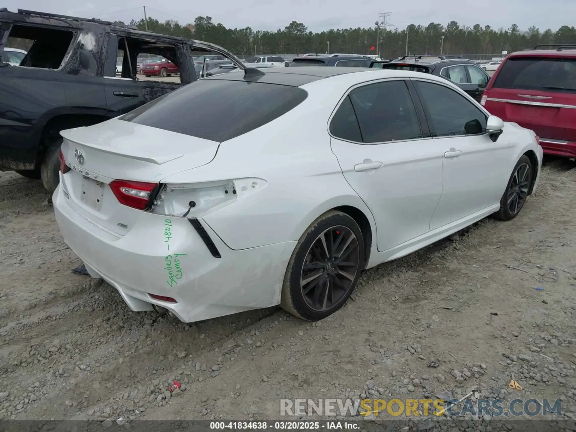 4 Photograph of a damaged car 4T1K61AK9LU913071 TOYOTA CAMRY 2020