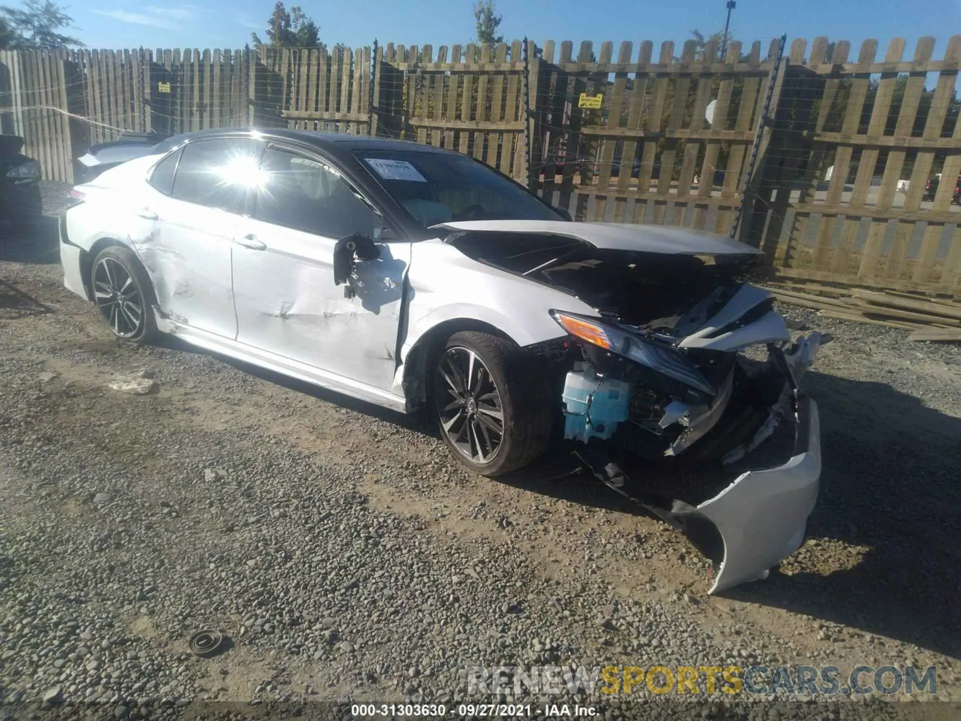 1 Photograph of a damaged car 4T1K61AKXLU319508 TOYOTA CAMRY 2020