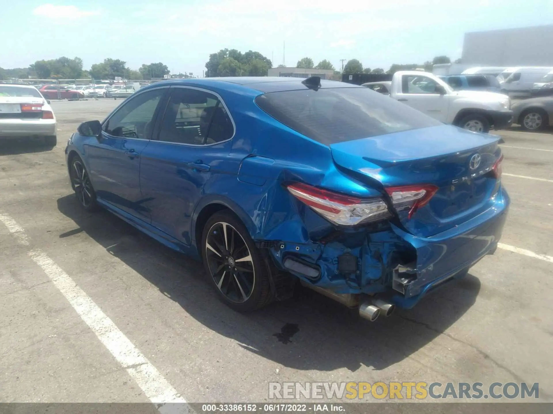 3 Photograph of a damaged car 4T1K61AKXLU325602 TOYOTA CAMRY 2020