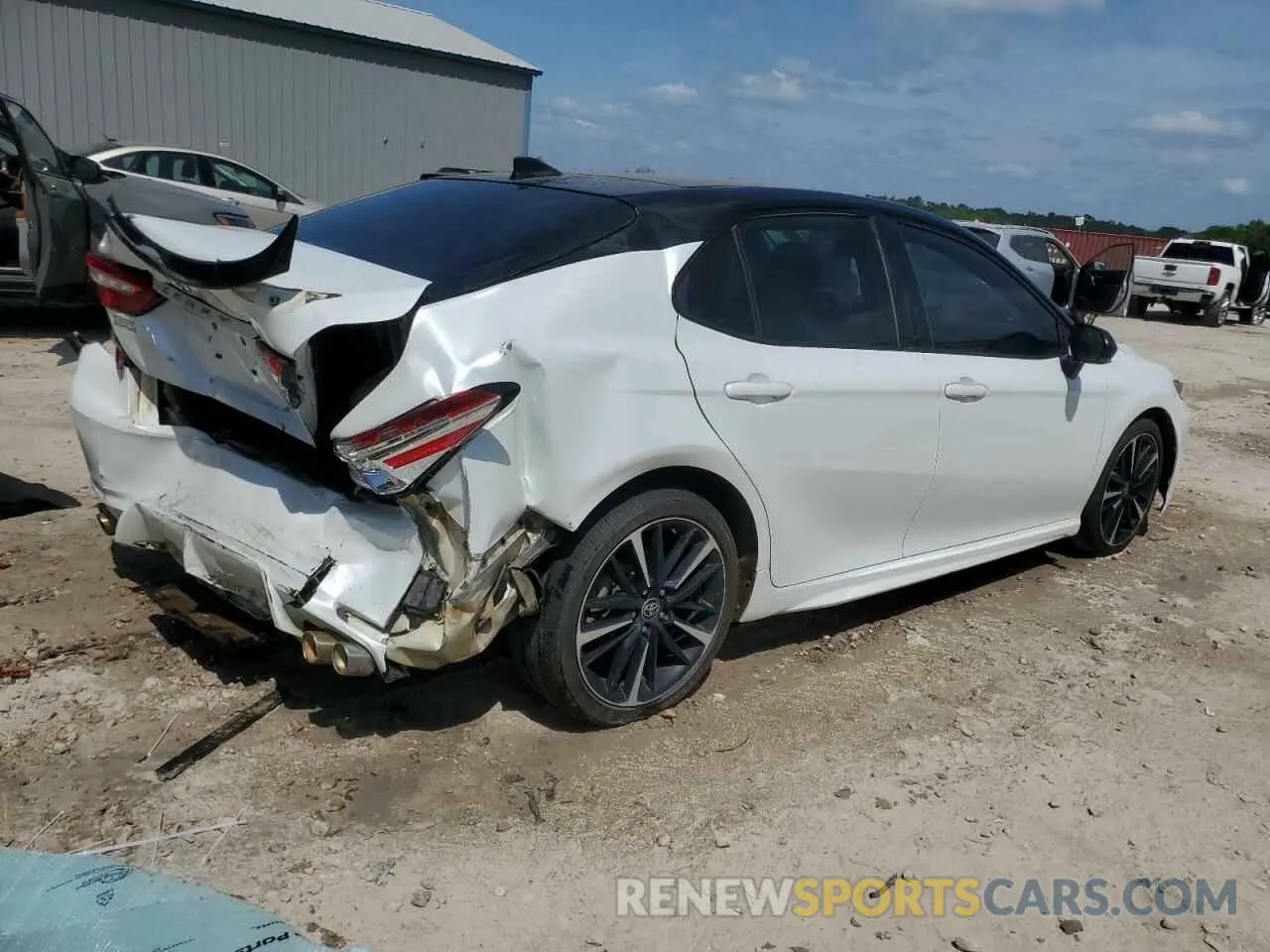 3 Photograph of a damaged car 4T1K61AKXLU360141 TOYOTA CAMRY 2020