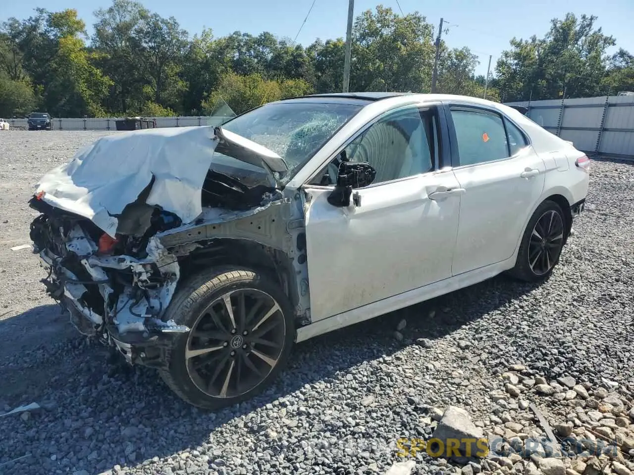 1 Photograph of a damaged car 4T1K61AKXLU873650 TOYOTA CAMRY 2020