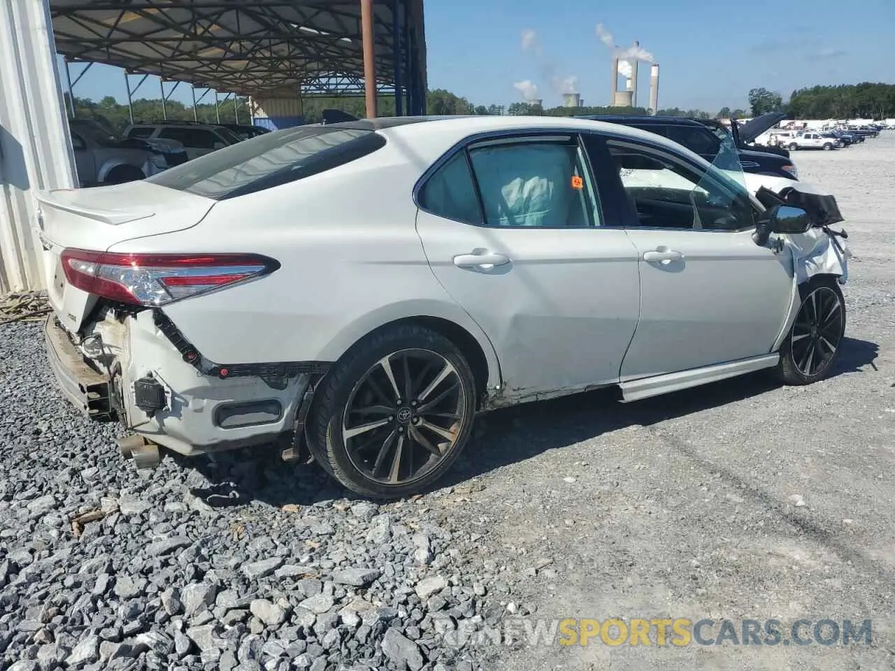 3 Photograph of a damaged car 4T1K61AKXLU873650 TOYOTA CAMRY 2020
