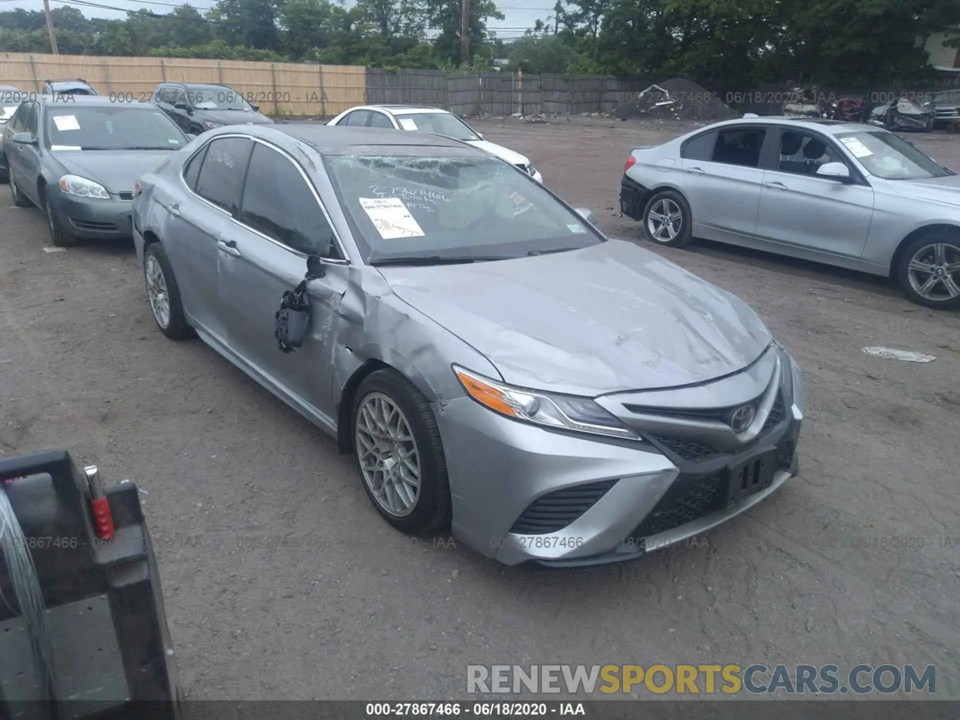 1 Photograph of a damaged car 4T1K61AKXLU884194 TOYOTA CAMRY 2020