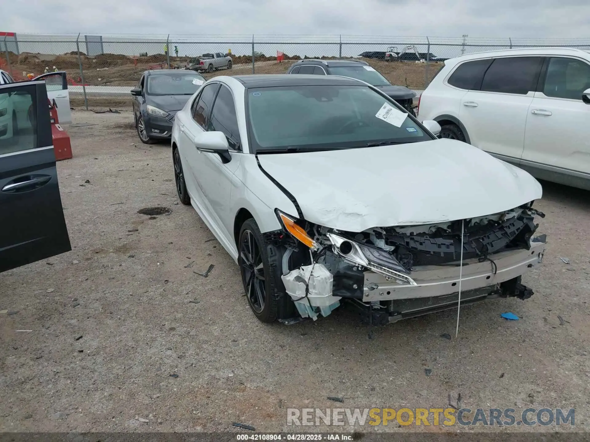 1 Photograph of a damaged car 4T1K61AKXLU889542 TOYOTA CAMRY 2020