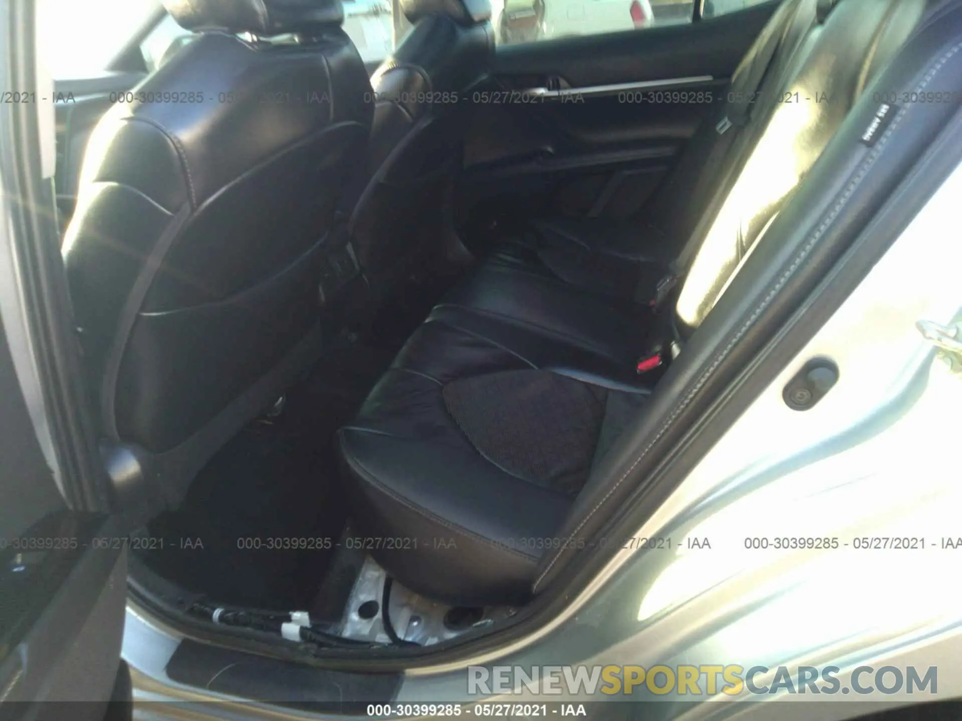 8 Photograph of a damaged car 4T1K61AKXLU890710 TOYOTA CAMRY 2020