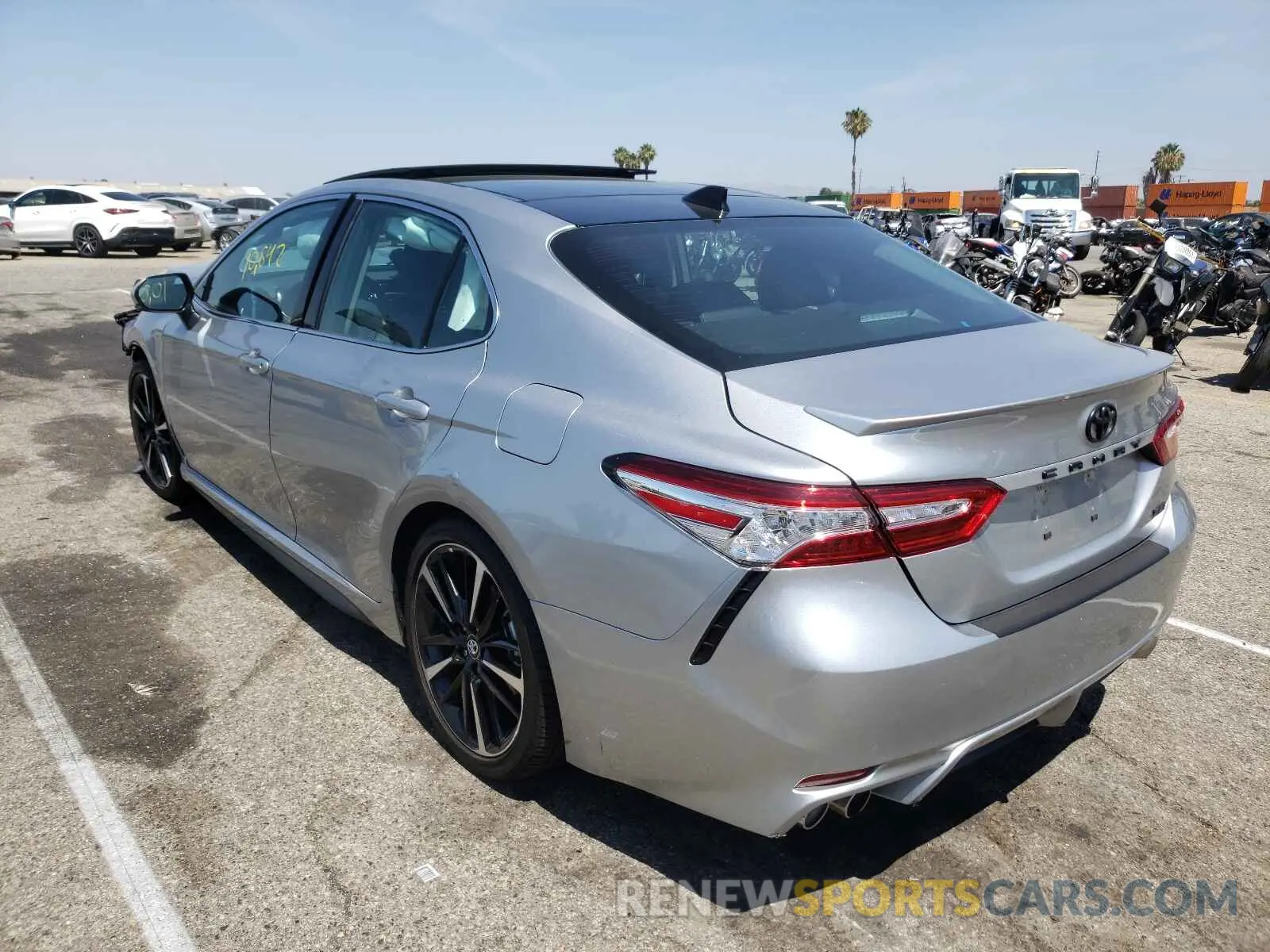 3 Photograph of a damaged car 4T1K61AKXLU939064 TOYOTA CAMRY 2020