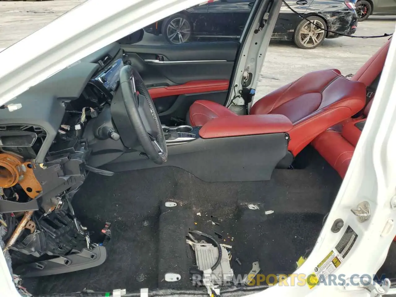 7 Photograph of a damaged car 4T1K61AKXLU981170 TOYOTA CAMRY 2020