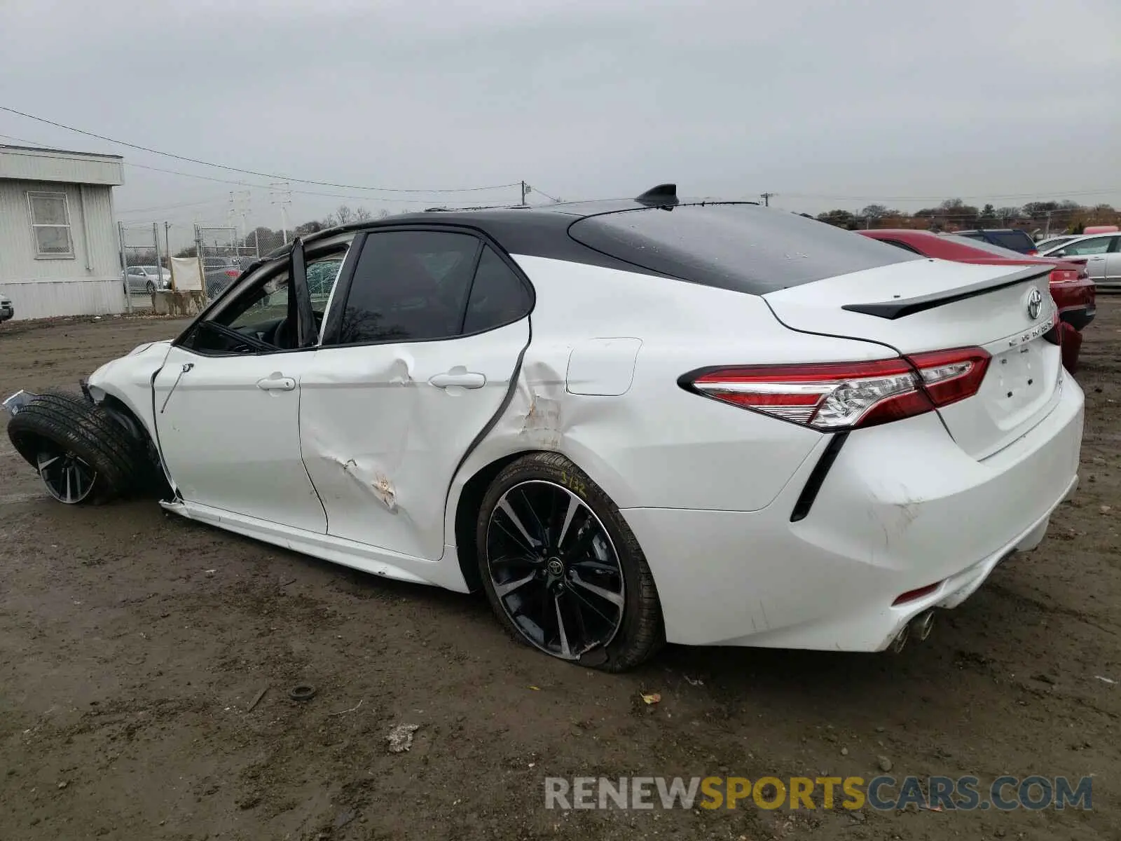 3 Photograph of a damaged car 4T1K61BK0LU016428 TOYOTA CAMRY 2020