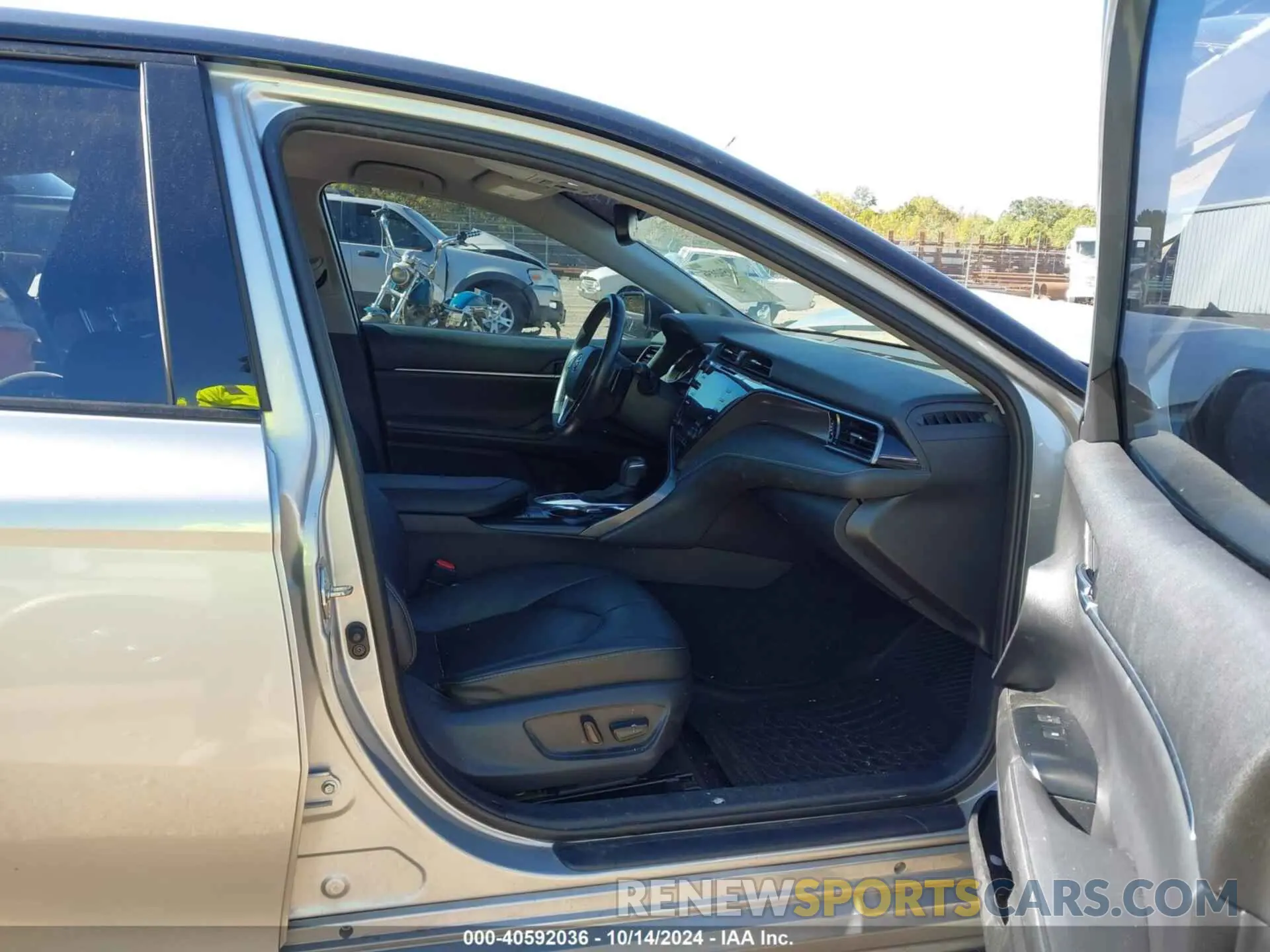 5 Photograph of a damaged car 4T1K61BK1LU006099 TOYOTA CAMRY 2020