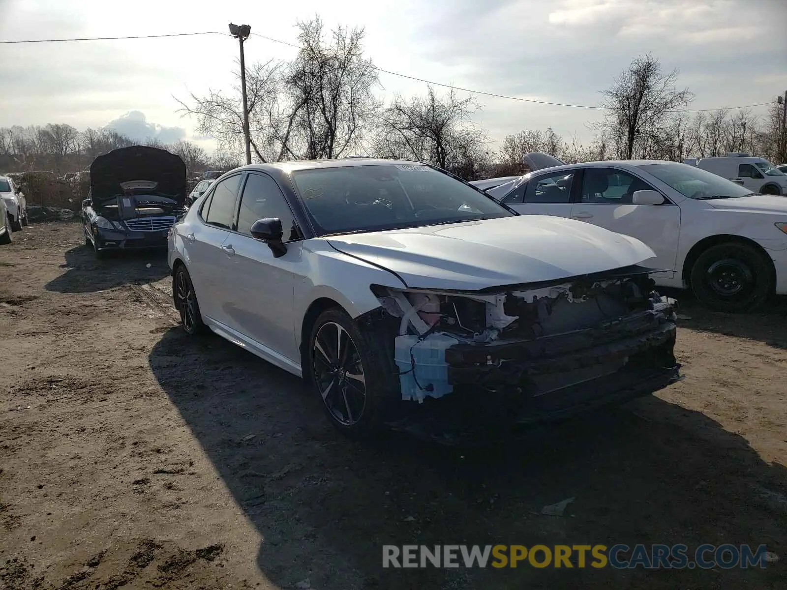 1 Photograph of a damaged car 4T1K61BK8LU005600 TOYOTA CAMRY 2020
