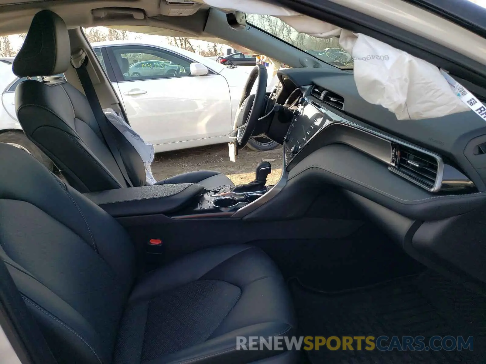 5 Photograph of a damaged car 4T1K61BK8LU005600 TOYOTA CAMRY 2020