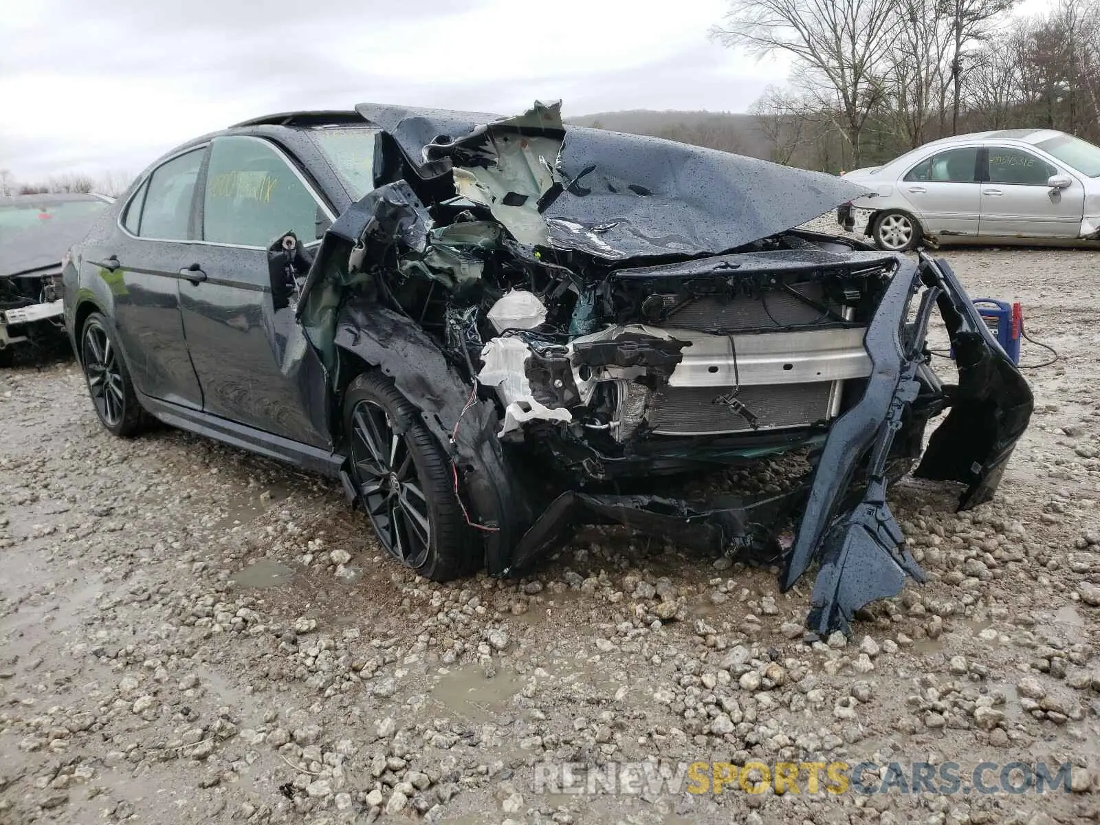 1 Photograph of a damaged car 4T1K61BKXLU013505 TOYOTA CAMRY 2020