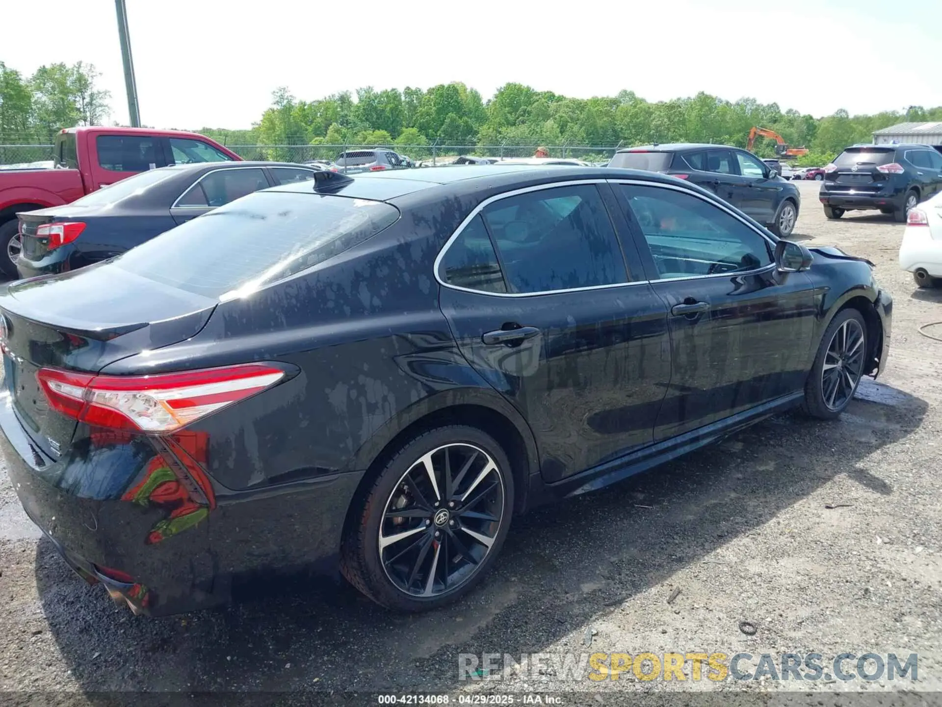14 Photograph of a damaged car 4T1K61BKXLU014752 TOYOTA CAMRY 2020