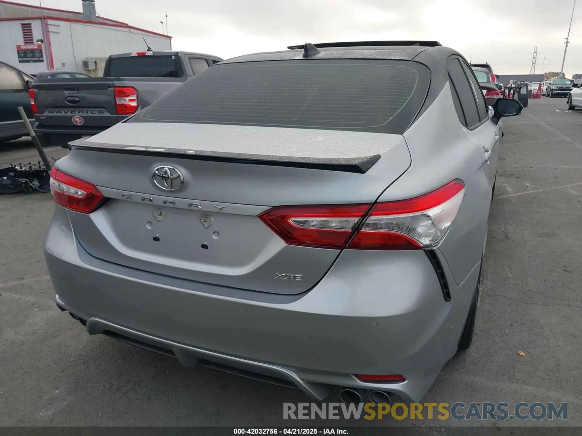 16 Photograph of a damaged car 4T1KZ1AK1LU038866 TOYOTA CAMRY 2020