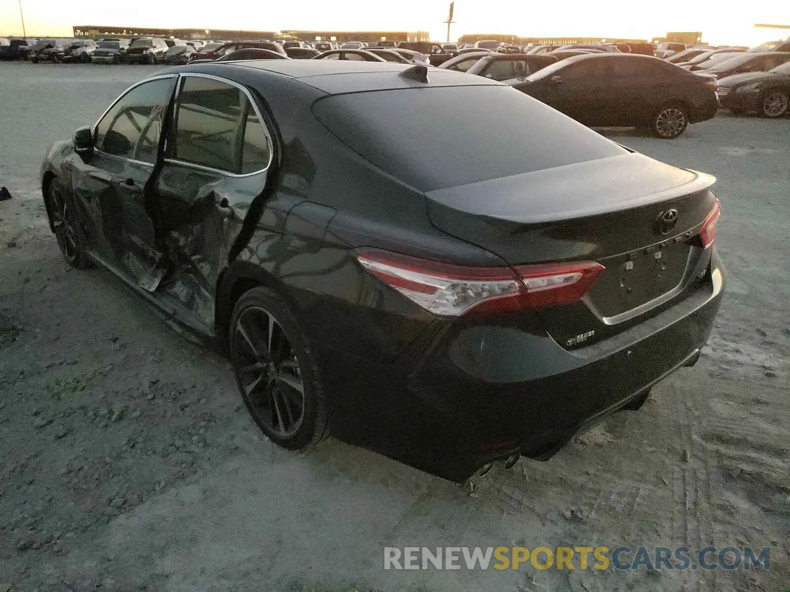 3 Photograph of a damaged car 4T1KZ1AK2LU043333 TOYOTA CAMRY 2020
