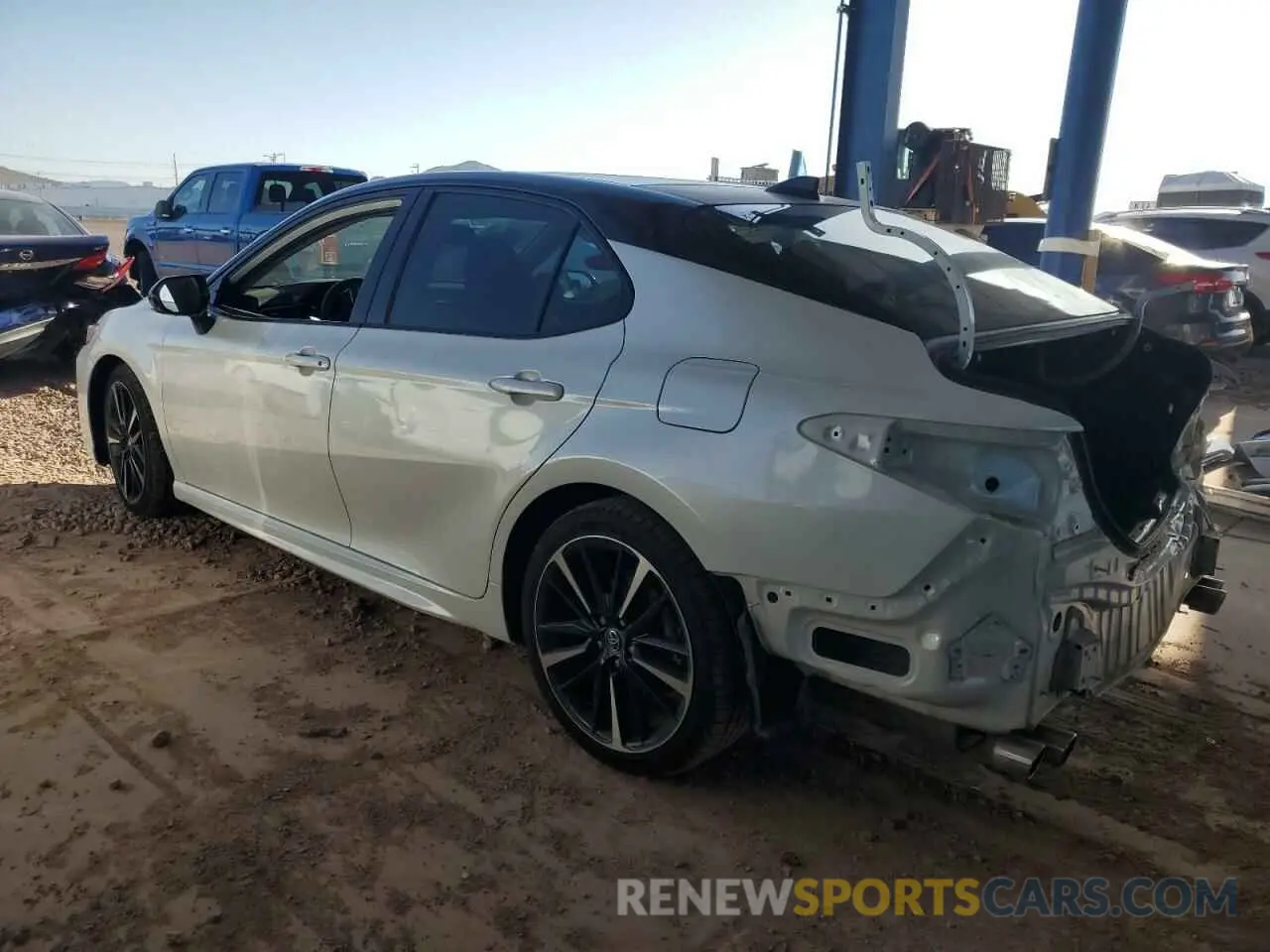 2 Photograph of a damaged car 4T1KZ1AK9LU034192 TOYOTA CAMRY 2020