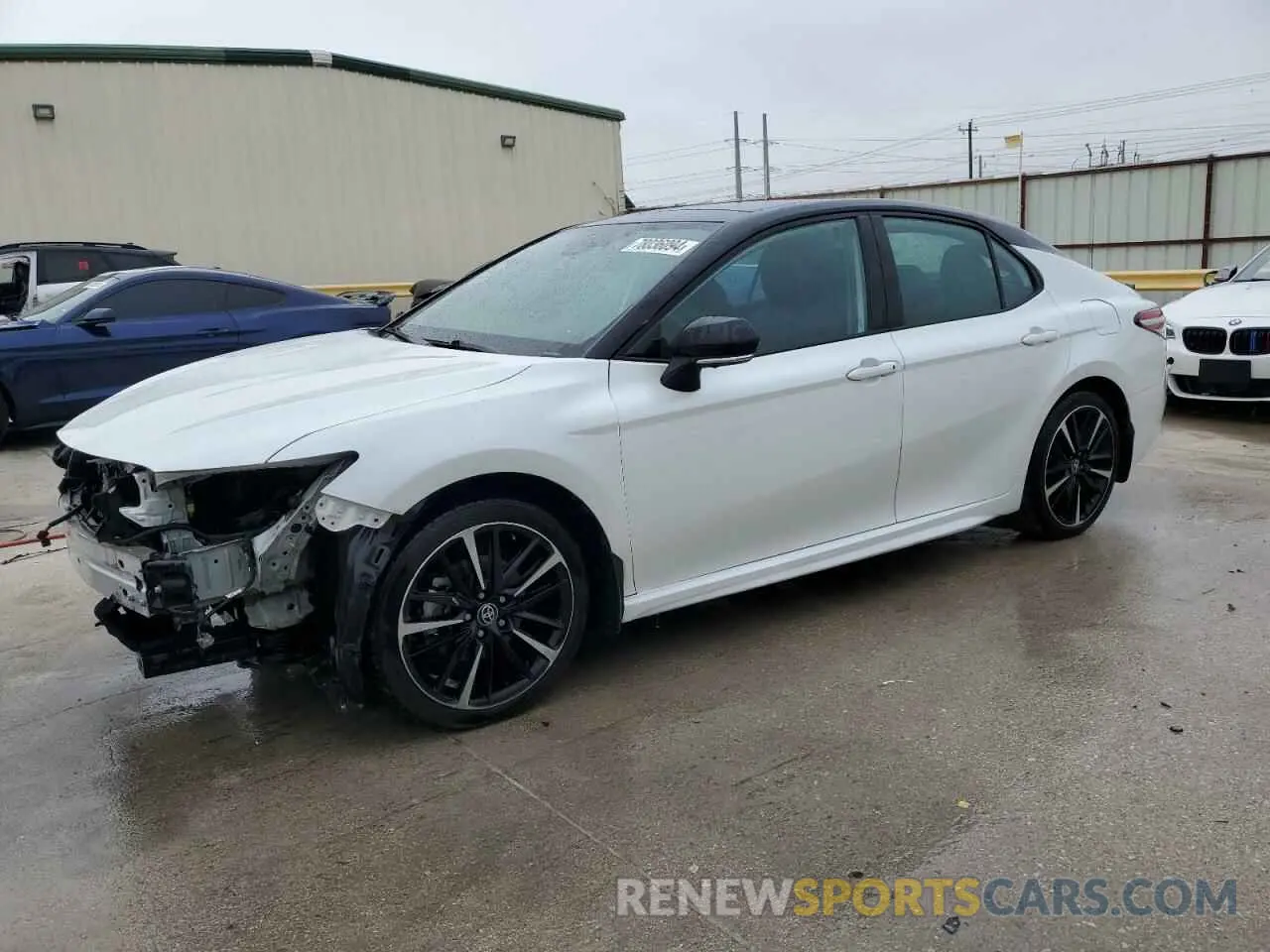 1 Photograph of a damaged car 4T1KZ1AKXLU046299 TOYOTA CAMRY 2020