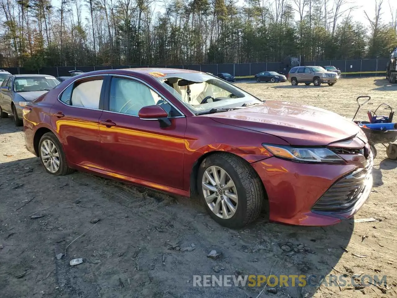 4 Photograph of a damaged car 4T1L11AK1LU976037 TOYOTA CAMRY 2020