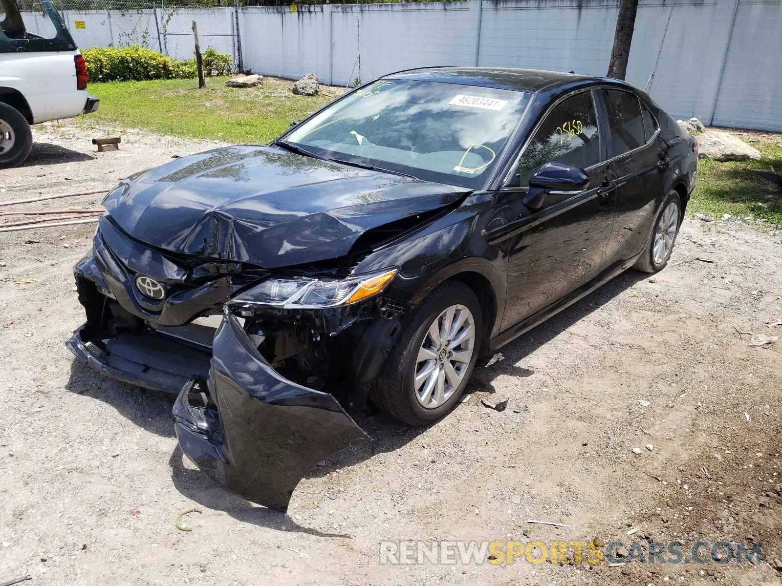 2 Photograph of a damaged car 4T1L11AK2LU941829 TOYOTA CAMRY 2020