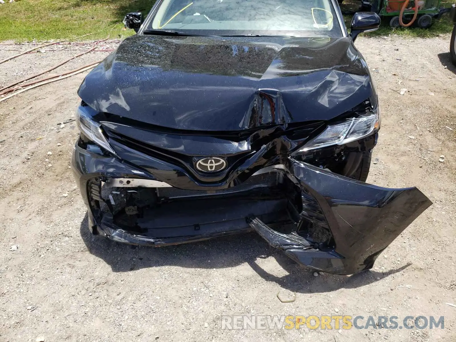 9 Photograph of a damaged car 4T1L11AK2LU941829 TOYOTA CAMRY 2020