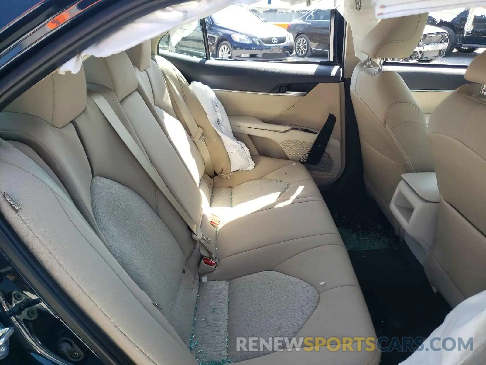 6 Photograph of a damaged car 4T1L11AK2LU976886 TOYOTA CAMRY 2020