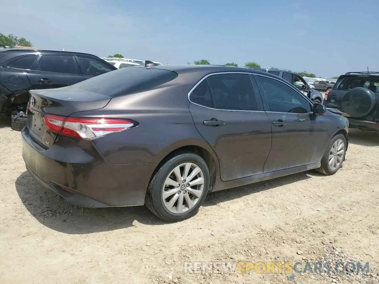 3 Фотография поврежденного автомобиля 4T1L11AK3LU301001 TOYOTA CAMRY 2020