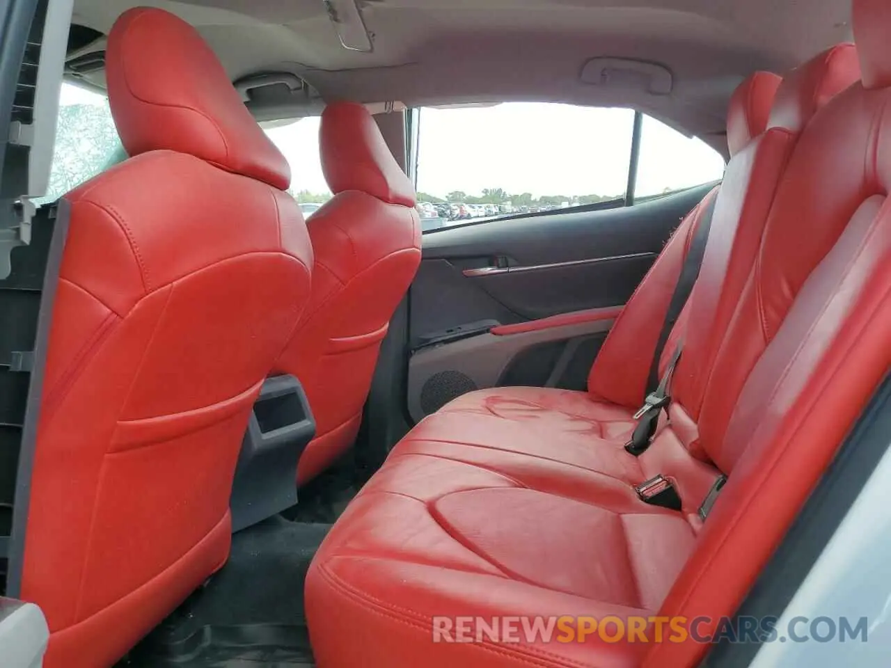 10 Фотография поврежденного автомобиля 4T1L11AK4LU921842 TOYOTA CAMRY 2020