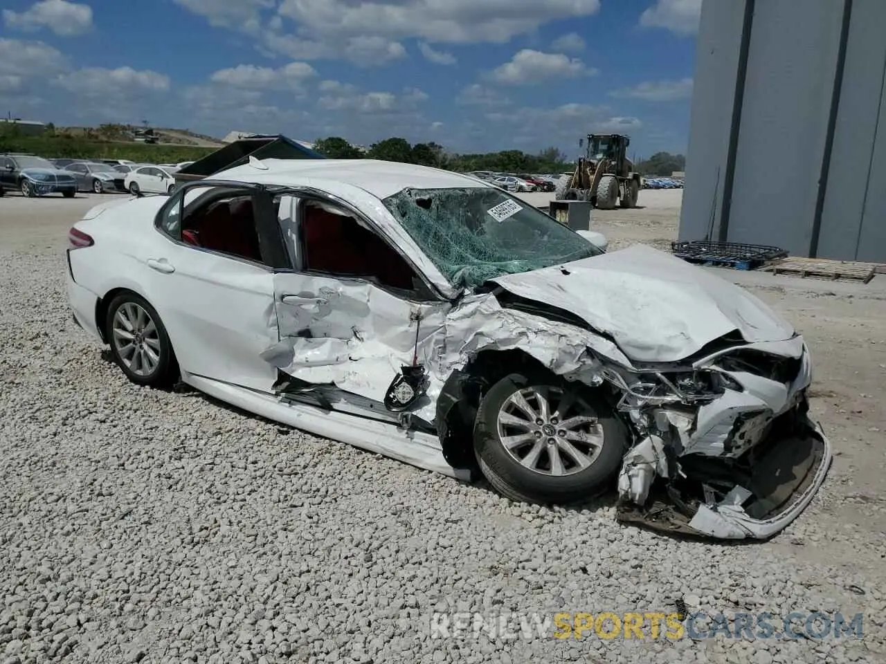 4 Фотография поврежденного автомобиля 4T1L11AK4LU921842 TOYOTA CAMRY 2020