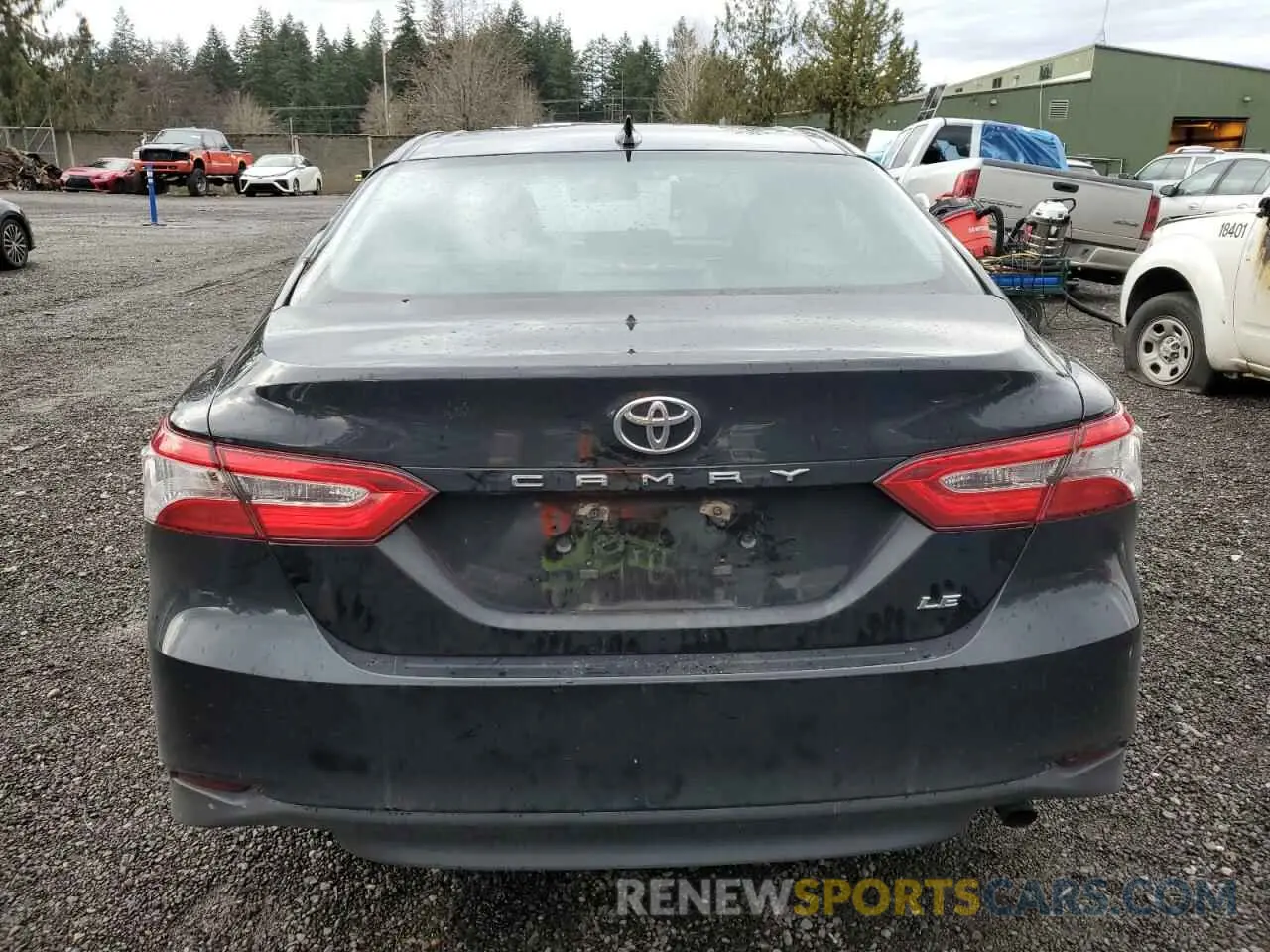 6 Photograph of a damaged car 4T1L11AK5LU885613 TOYOTA CAMRY 2020