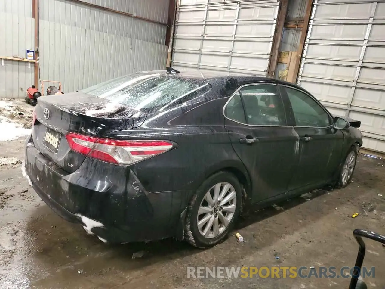 3 Photograph of a damaged car 4T1L11AK6LU388862 TOYOTA CAMRY 2020