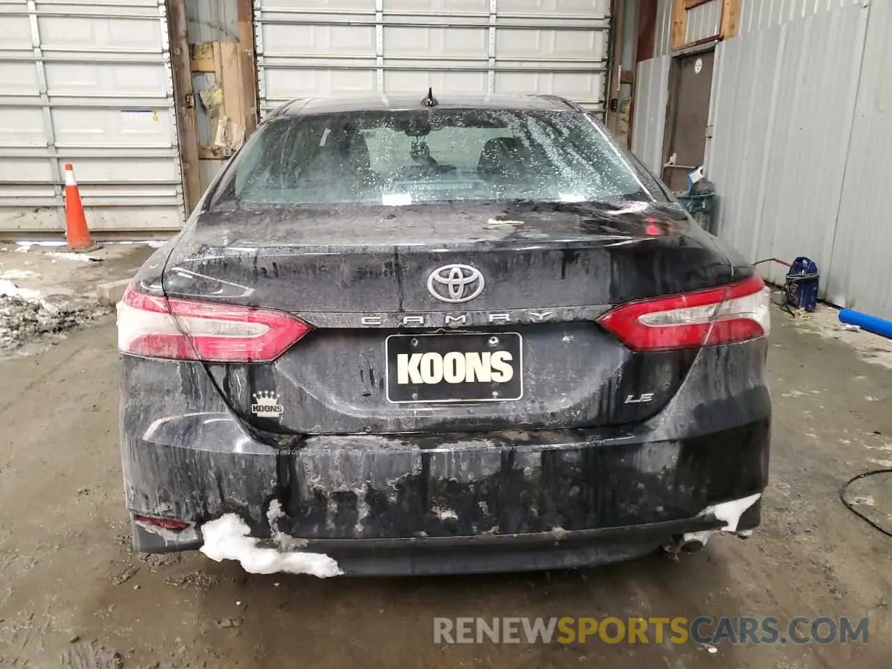 6 Photograph of a damaged car 4T1L11AK6LU388862 TOYOTA CAMRY 2020