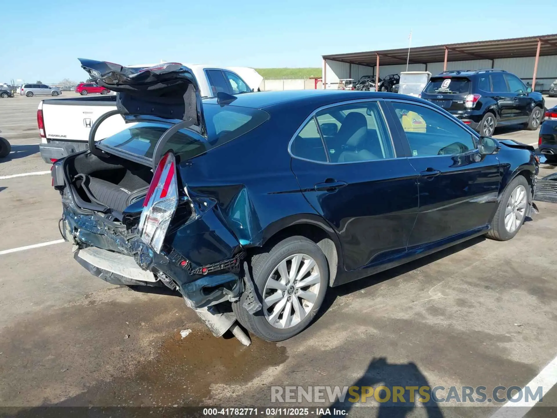4 Photograph of a damaged car 4T1L11AKXLU999381 TOYOTA CAMRY 2020