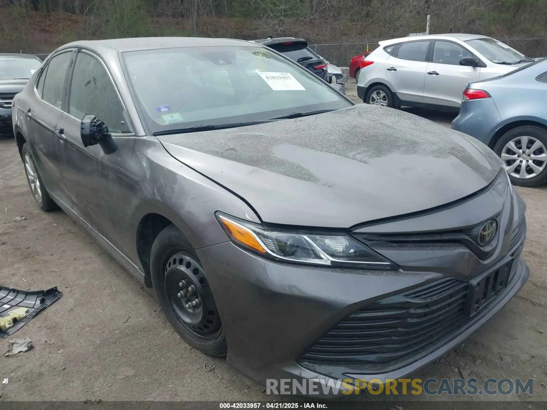 1 Photograph of a damaged car 4T1L11BK1LU009023 TOYOTA CAMRY 2020