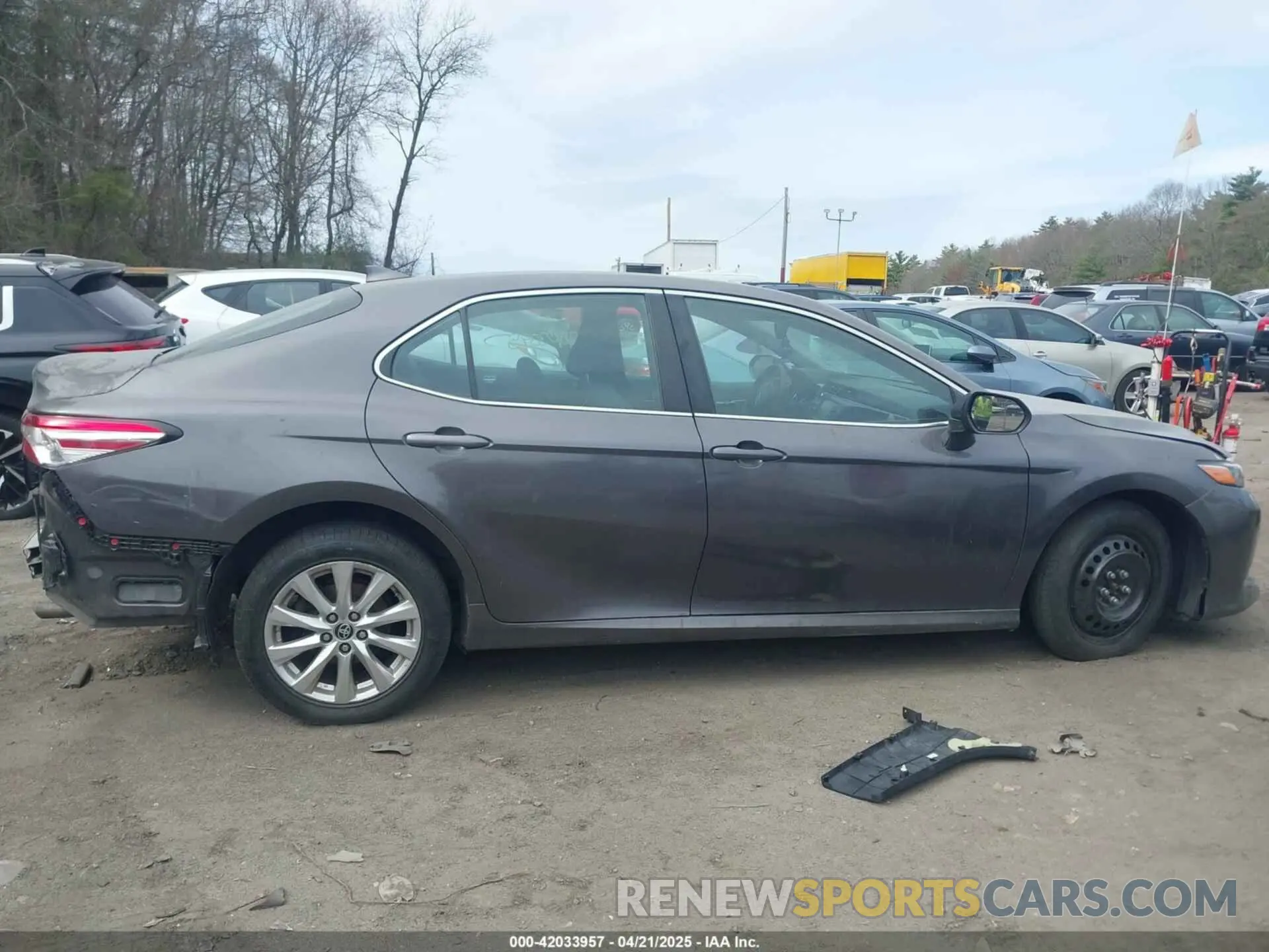 13 Photograph of a damaged car 4T1L11BK1LU009023 TOYOTA CAMRY 2020