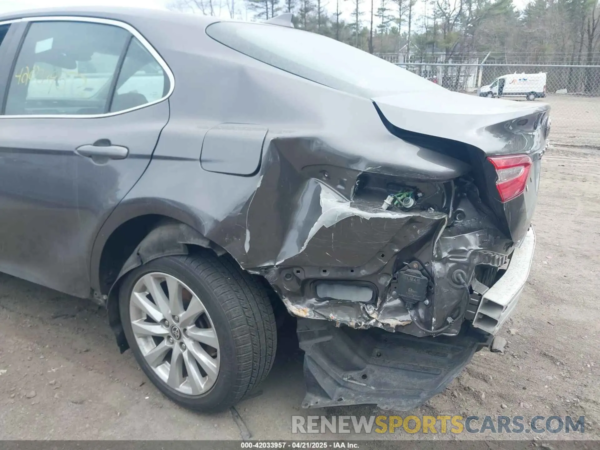 6 Photograph of a damaged car 4T1L11BK1LU009023 TOYOTA CAMRY 2020