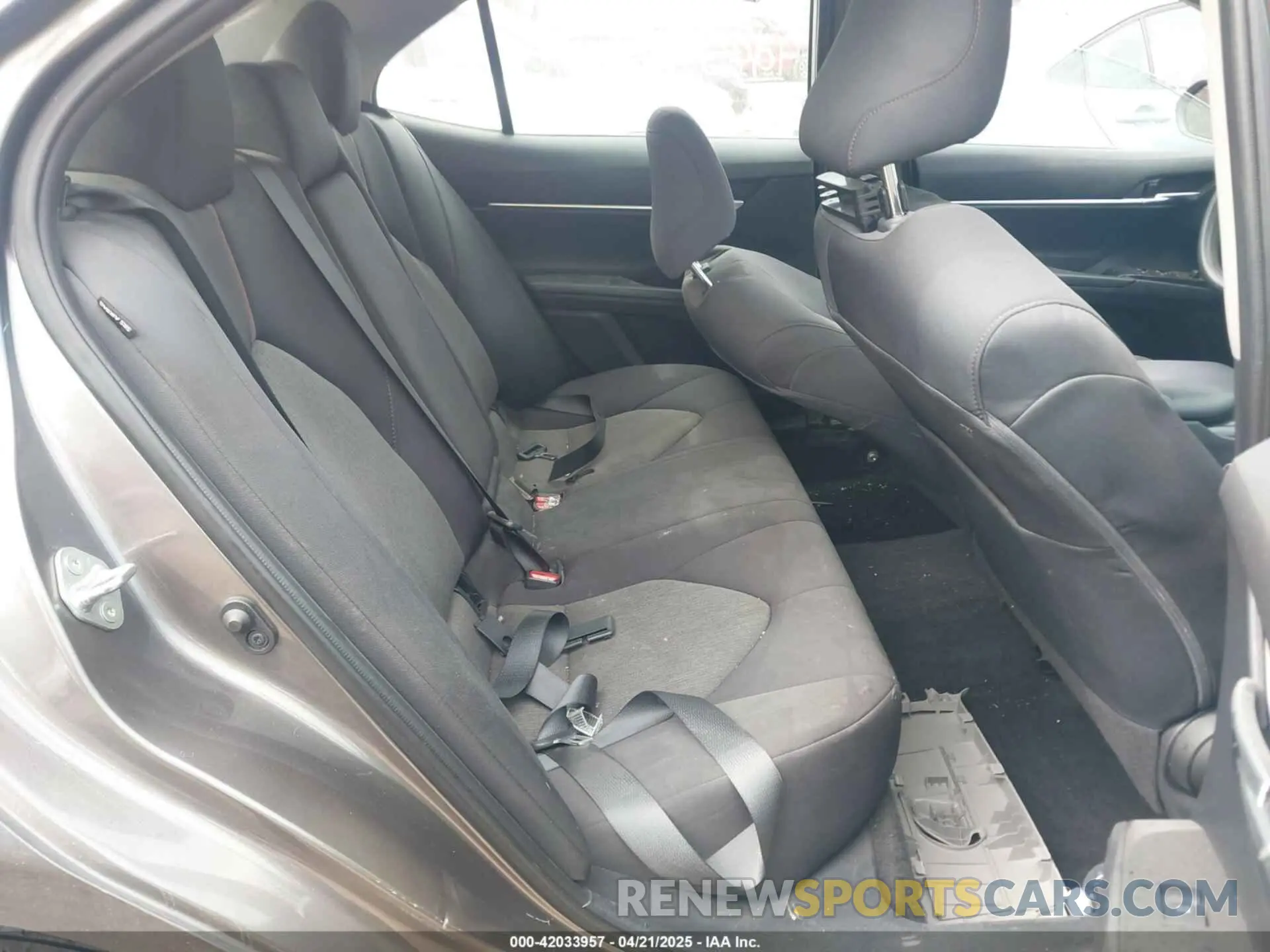 8 Photograph of a damaged car 4T1L11BK1LU009023 TOYOTA CAMRY 2020