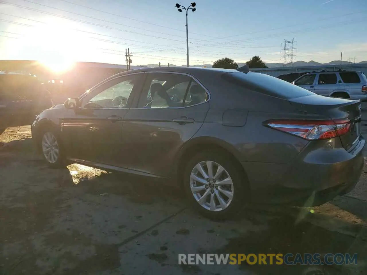 2 Photograph of a damaged car 4T1L11BK5LU005296 TOYOTA CAMRY 2020